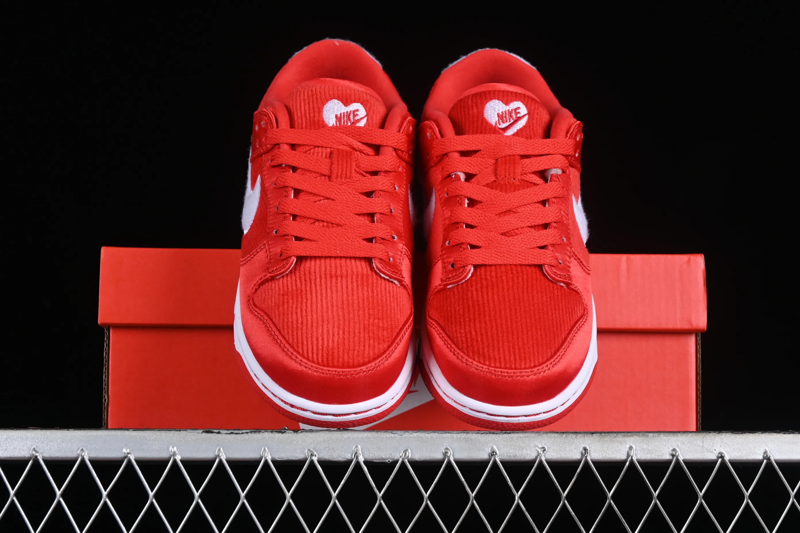 All categories Nk SB Dunk series Nk SB Dunk Low low-top sneakers Nk Dunk Low GS "Valentine’s Day" new Valentine’s Day color SB low-top casual sneakers FZ3548-612